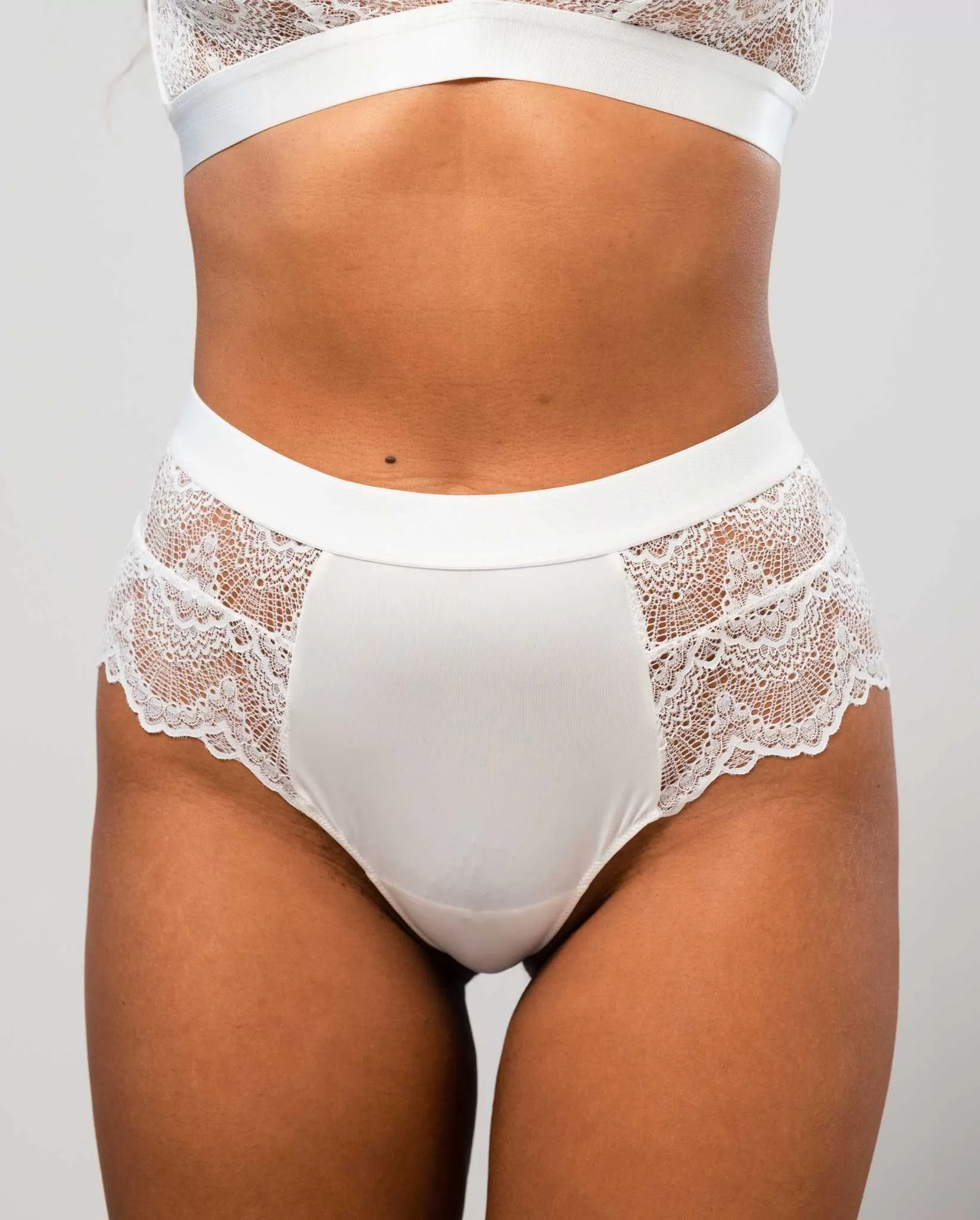 Lace Highwaist String 002 Off White