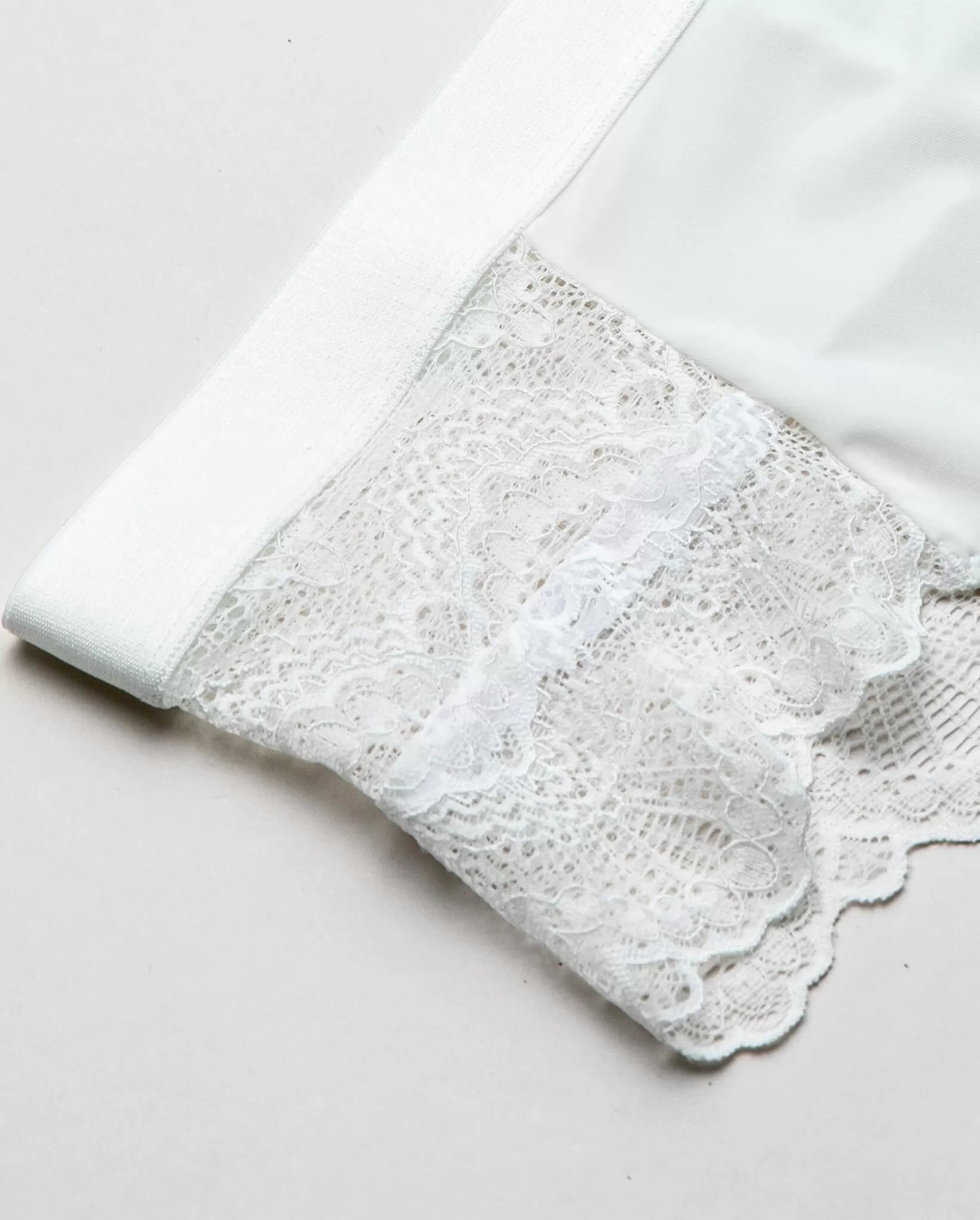 Lace Highwaist String 002 Off White