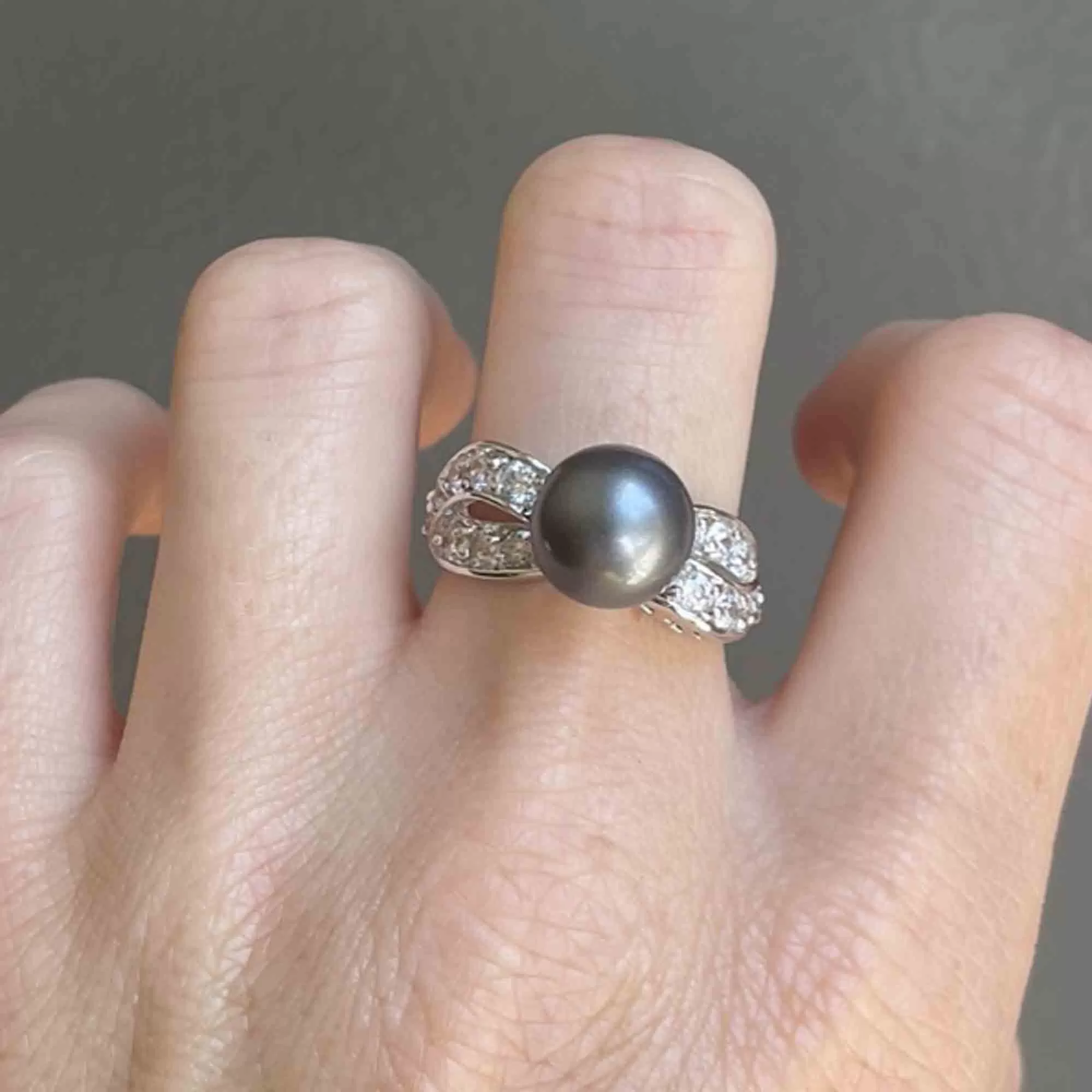 Silver Quartz Black Pearl Statement Ring