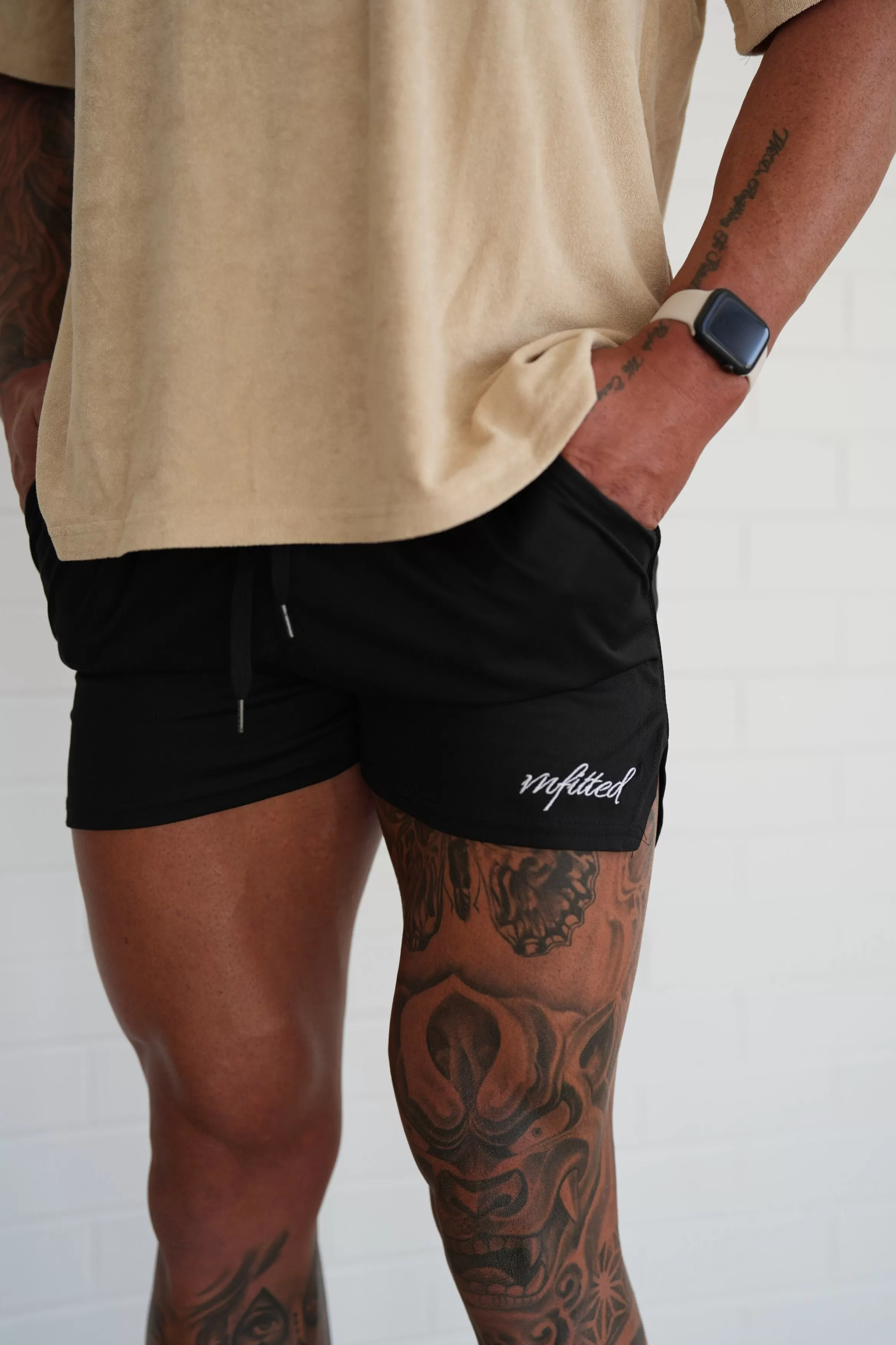 V ACTIVE MESH SHORTS